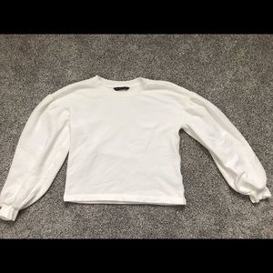 White, slightly cropped, balloon sleeved sweater